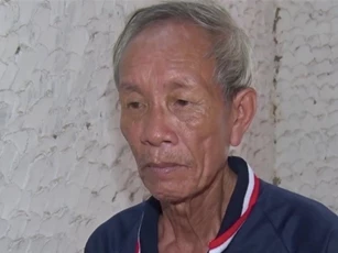 Tạm giữ nghi can 67 tuổi đánh chết em ruột