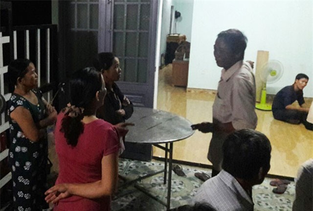 Vợ nằm chết cạnh người chồng treo cổ trên cây tràm