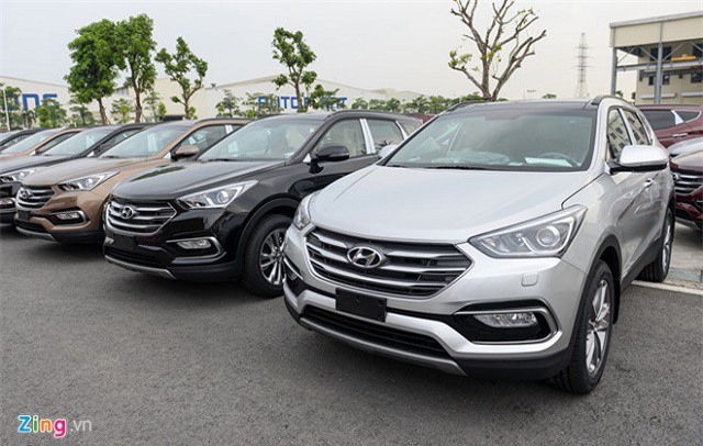 Hyundai SantaFe 2019 sắp ra mắt, bản cũ chênh giá hơn 100 triệu