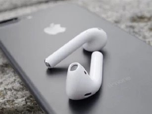 Bỏ hơn 1.000 USD mua iPhone mới, người dùng vẫn bị móc túi