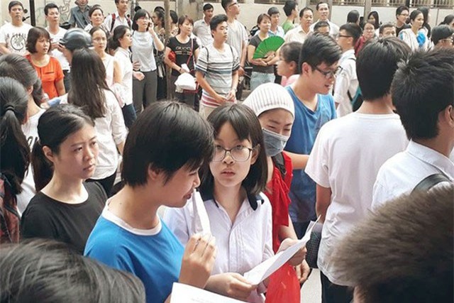 Tư nhân hóa giáo dục đại học: “Con đường gập ghềnh, khúc khuỷu”