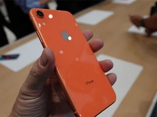 Nếu có hãng Android nào dám làm smartphone "thân thiện với túi tiền" như iPhone XR, chắc chắn họ sẽ bị ném đá tơi bời