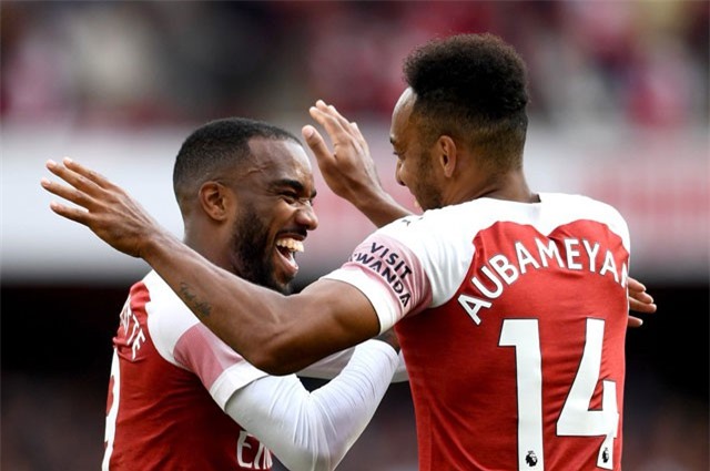 Clip: Bùng nổ 3 phút, Arsenal ‘nhấn chìm’ Everton