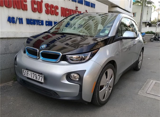 BMW i3 doc nhat Viet Nam tai xuat tren pho Sai Gon hinh anh 1