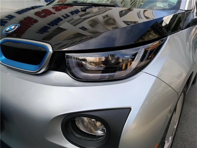 BMW i3 doc nhat Viet Nam tai xuat tren pho Sai Gon hinh anh 3