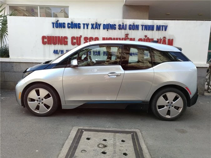 BMW i3 doc nhat Viet Nam tai xuat tren pho Sai Gon hinh anh 5