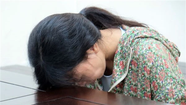 Hà Nội: 'Má mì' bị bắt khi đang cà phê đợi khách mua dâm
