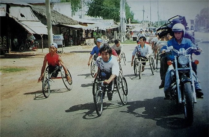 Tài tử 'Chim phóng sinh' liệt 2 chân, sống độc thân, ung thư ở tuổi 60