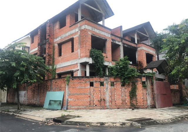 Biệt thự triệu USD bỏ hoang giữa lòng Sài Gòn