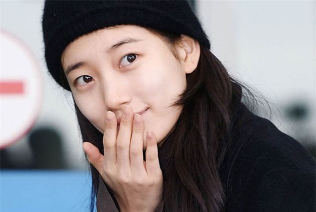 "Nữ thần mặc mộc" Suzy tiết lộ bí quyết giữ làn da cực phẩm