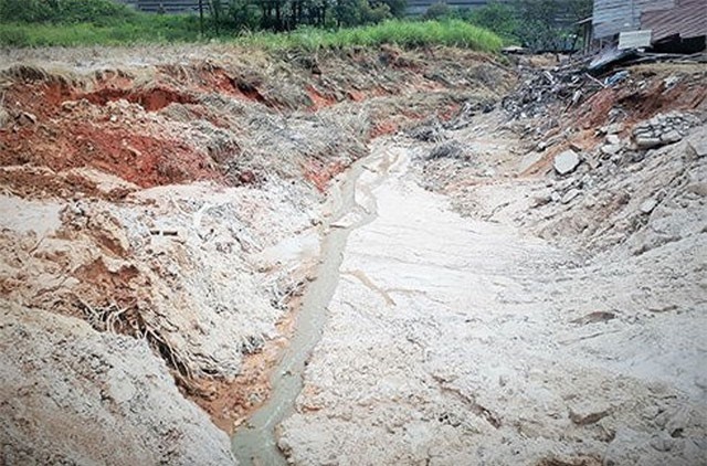 Gần 3,5 tỷ đồng đền bù các hộ dân vụ vỡ đập thải nhà máy phân bón