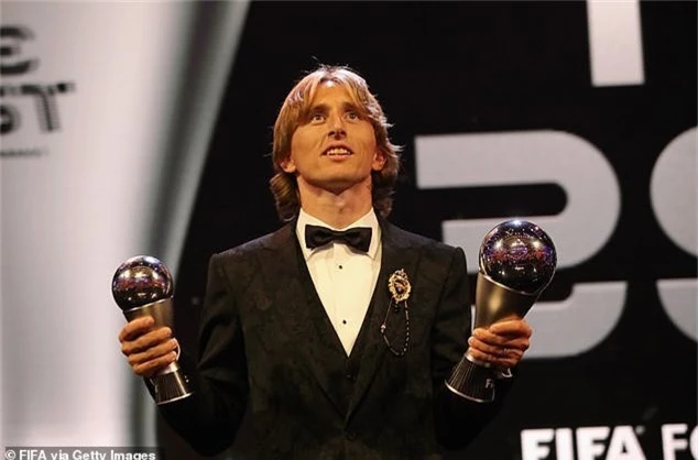 
Luka Modric được vinh danh ở giải Cầu thủ xuất sắc nhất FIFA
