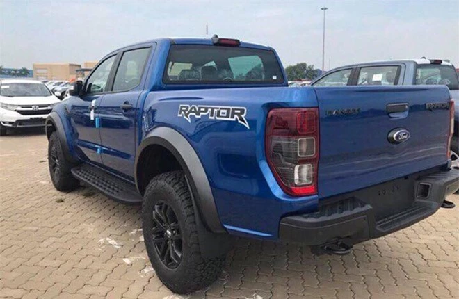 Ford Ranger Raptor tại Việt Nam phải đóng thuế phí giống với xe con. Ảnh: Ford Bến Thành.