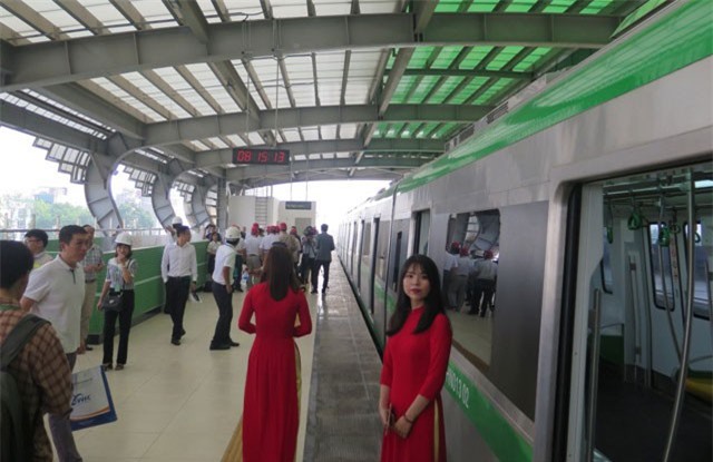 Giá vé đường sắt Cát Linh-Hà Đông cao hơn xe buýt bao nhiêu?