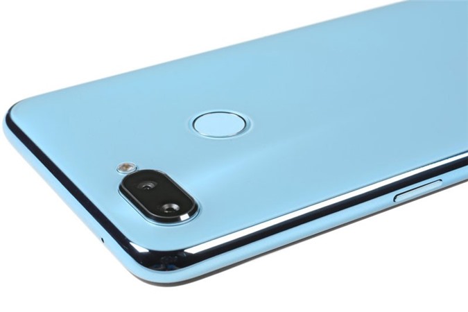 Clip: Trên tay smartphone chip S660, RAM 8 GB, giá ‘sốc’