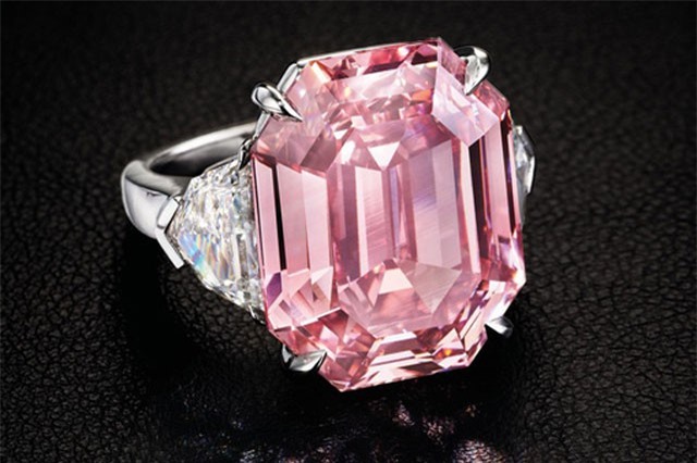 Chiêm ngưỡng viên kim cương hồng 19 cara giá 1.200 tỷ đồng