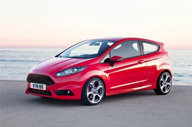 6. Ford Fiesta (doanh số: 196.971 chiếc).