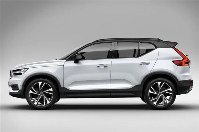 =7. Volvo XC40 2018 (điểm: 6,5/10).