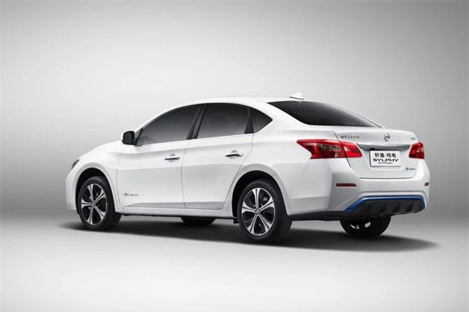 2. Nissan Sylphy (doanh số: 283.581 chiếc).