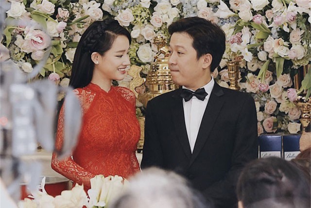 Nh&#x1EEF;ng chuy&#x1EC7;n l&#x1EA1; l&#xF9;ng ch&#x1EC9; th&#x1EA5;y c&#xF3; &#x1EDF; &#x111;&#xE1;m c&#x1B0;&#x1EDB;i Tr&#x1B0;&#x1EDD;ng Giang, Nh&#xE3; Ph&#x1B0;&#x1A1;ng