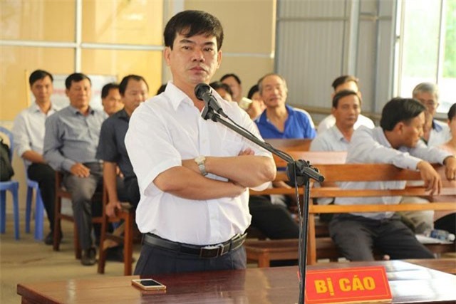 Nguyên giảng viên dọa giết hiệu trưởng hầu tòa