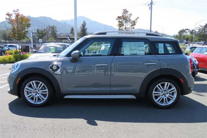 =4. MINI Countryman (M6) FWD 2019 (mức tiêu hao nhiên liệu: 8,3 lít/100 km).