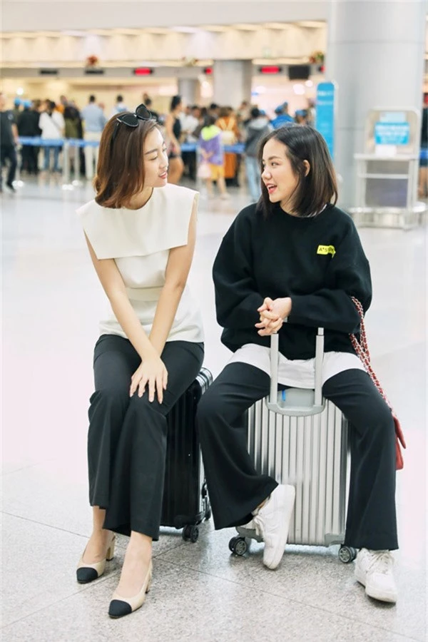 Hoa hậu Đỗ Mỹ Linh đọ mặt mộc với Phương Ly ở sân bay - 8
