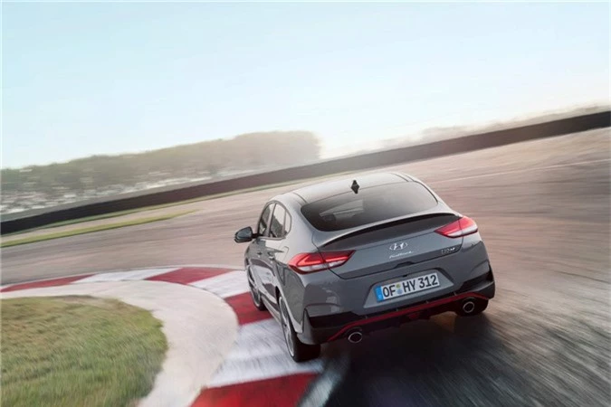 Hyundai i30 Fastback N 2019 - chiec coupe 5 cua dau tien ra mat hinh anh 13