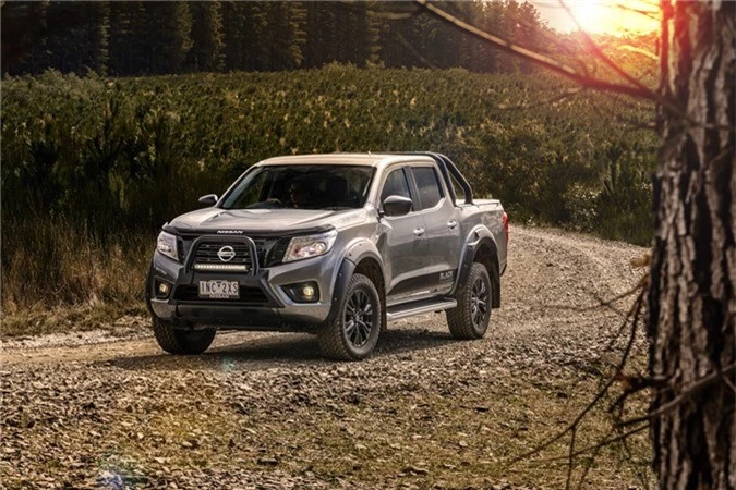 Nissan Navara co them 2 phien ban gioi han hinh anh 1