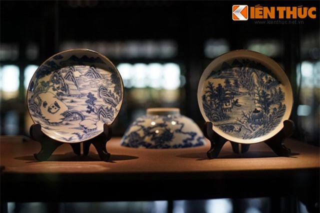 Ngắm bộ sưu tập đồ sứ ngoại dát vàng của vua nhà Nguyễn