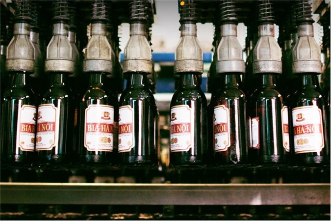 Habeco thúc thủ, tháo khỏi thị trường bia chai 450ml