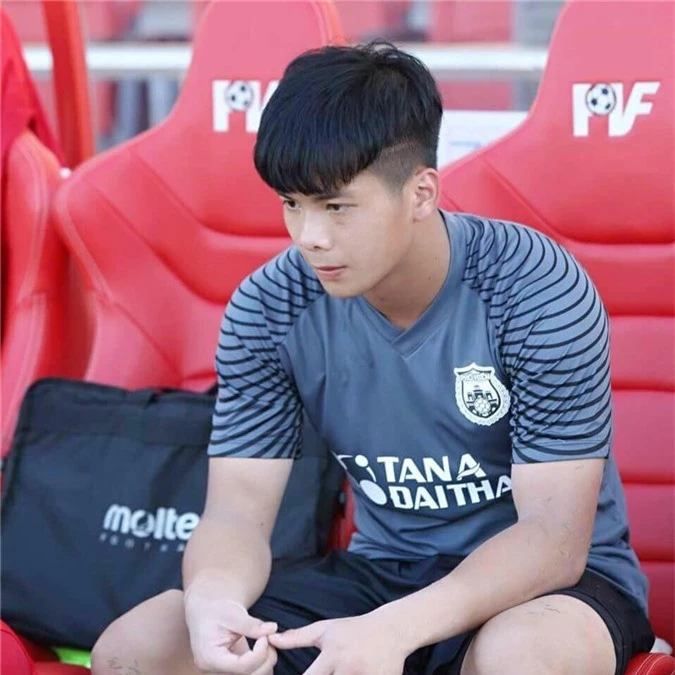 Chàng thủ môn của U19 Việt Nam điển trai, tài năng không kém Bùi Tiến Dũng - Ảnh 5.