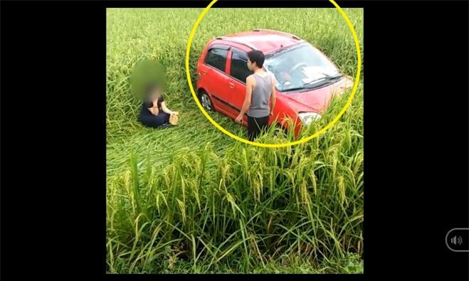 Clip: Hình ảnh ô tô 'bay' xuống ruộng sau tai nạn