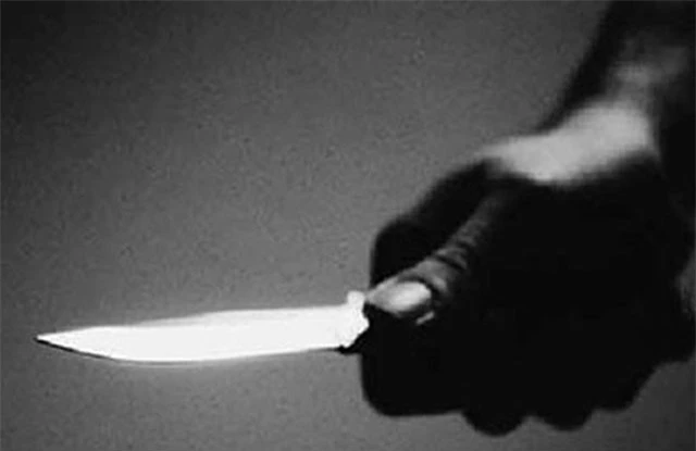 Chồng dùng dao đâm vợ tử vong trong đêm. Do mâu thuẫn tình cảm, người chồng dùng dao đâm nhiều nhát khiến vợ tử vong tại chỗ. (CHI TIẾT)