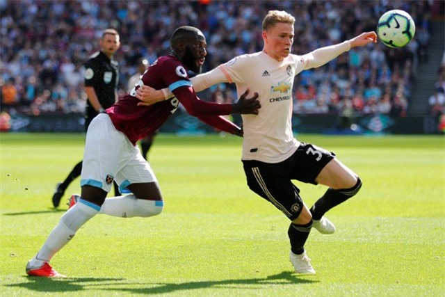 Không dám chê học trò, Mourinho đổ lỗi cho ai khi M.U thua West Ham?