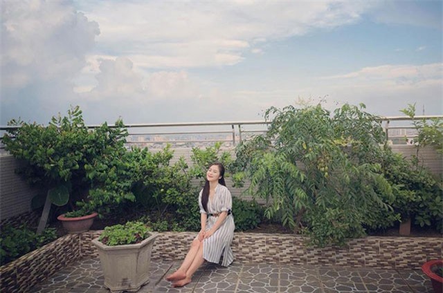 Nhà ở quê khang trang, rộng rãi của Trường Giang, Hương Tràm, Hoàng Thùy Linh