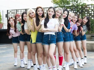Idol hát hay nhảy giỏi nào của SM là hình mẫu lí tưởng trong mắt “girlgroup được đầu tư gấp 8 lần TWICE”?