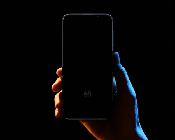 Cận cảnh smartphone chip S710, RAM 6 GB, cảm biến vân tay trong màn hình, giá hơn ‘sốc’