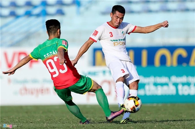 Bui Tien Dung toa sang, 'hau due The Cong' tro lai V.League hinh anh 6