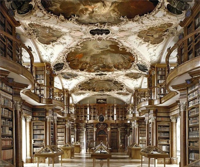 Nhiếp ảnh gia người Ý thực hiện cuộc hành trình đi tìm thư viện đẹp nhất thế giới, và đây là những gì anh ấy ghi lại được - Ảnh 1.