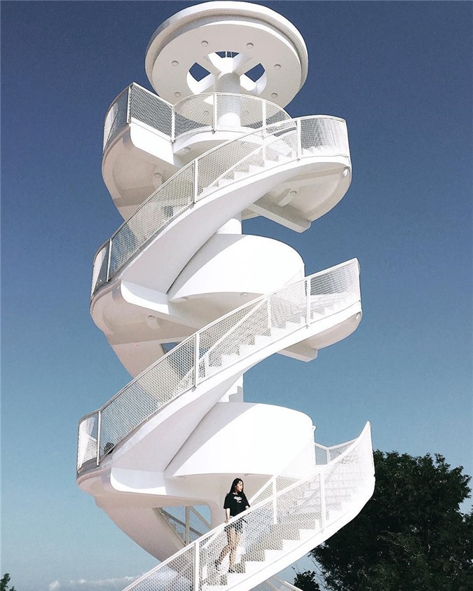 "Nấc thang lên thiên đường": Địa điểm check-in mới toanh cực ảo diệu nằm ngay tại Nha Trang