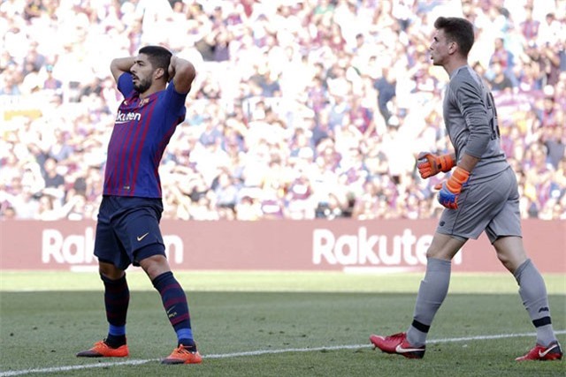 Suarez phát biểu bất ngờ về Messi