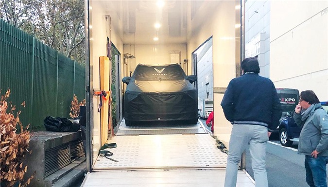 Lộ hình ảnh đầu tiên của xe Vinfast tại Paris Motor Show