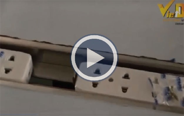 Clip: Cẩn thận với ổ cắm điện kém chất lượng