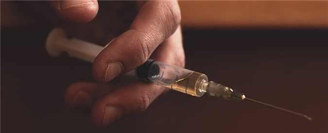 Virus cổ xưa ẩn trong gen có thể đóng vai trò quan trọng đối với những cơn nghiện