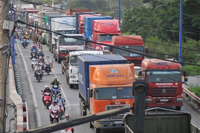 Tăng cường kiểm soát tải trọng xe thời điểm cuối năm