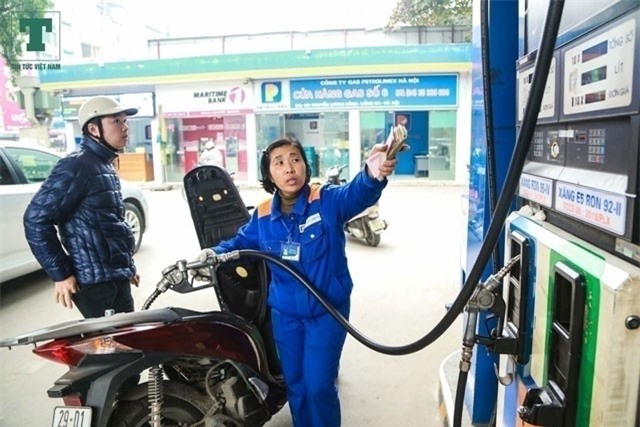 Thuế môi trường xăng dầu sẽ đẩy giá hàng hóa Tết?