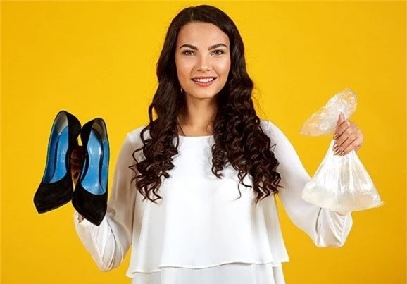 8 mẹo giúp bạn gái đi giày cao gót không đau chân hình ảnh 6 8 meo giup ban gai di giay cao got khong dau chan hinh anh 6
