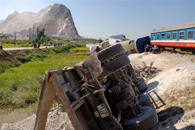 Tai nạn đường sắt: Chưa lãnh đạo địa phương nào bị xử lý trách nhiệm?