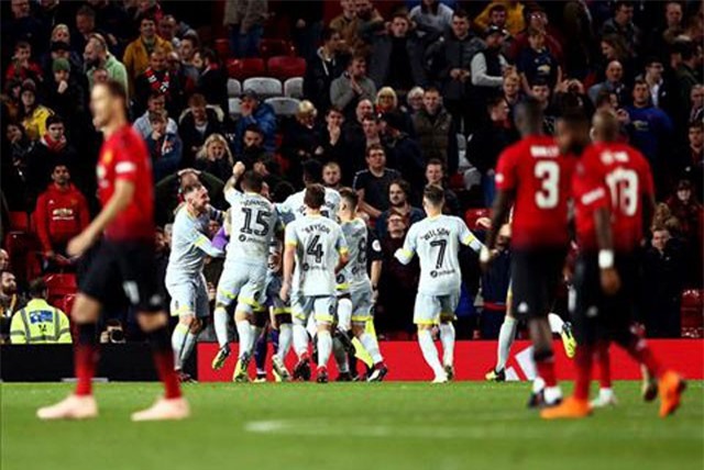 Gary Neville chỉ ra lý do M.U bết bát những năm gần đây